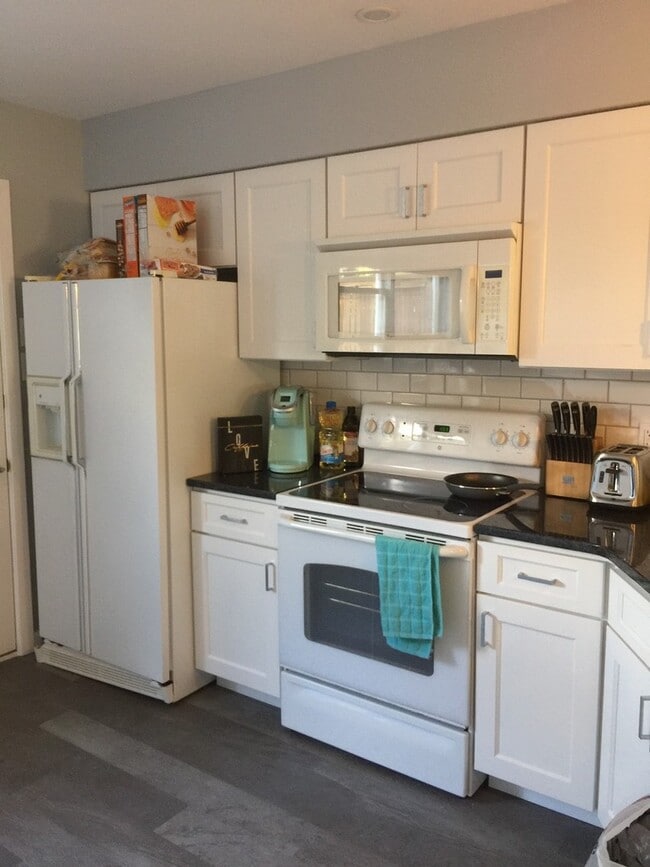Photo - Beautifully Renovated Townhouse Near Penn State