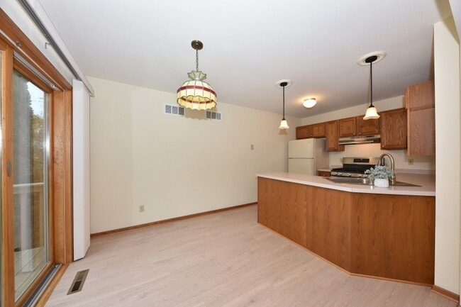 Photo - 1337 Jensen Ct