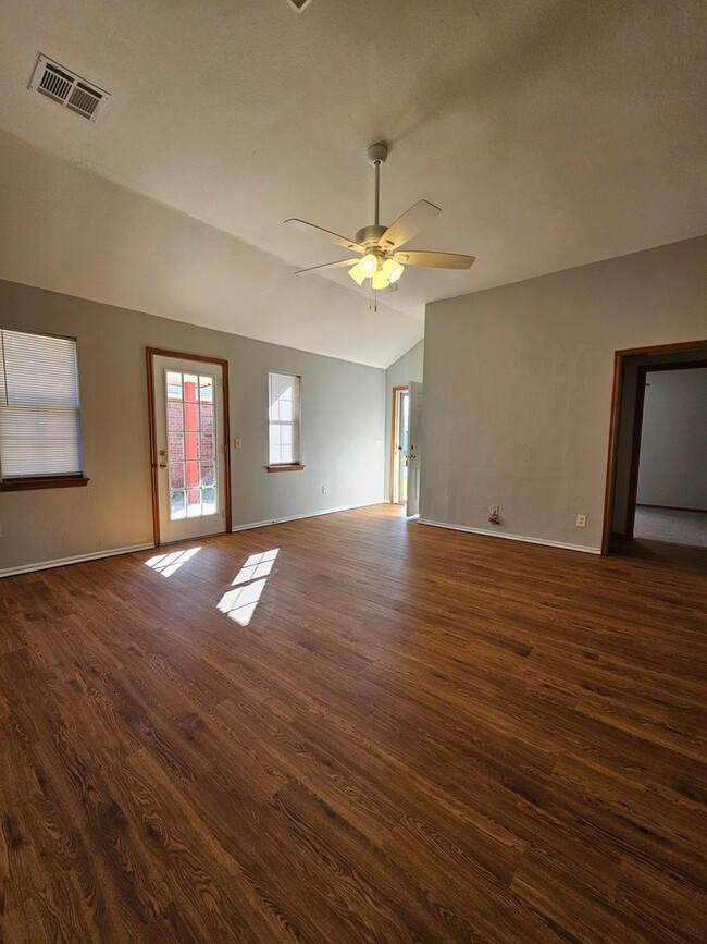 Photo - (3) Bed/(2) Bath in Moore Avail NOW!