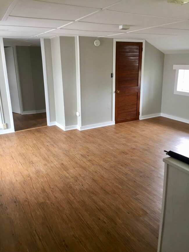 Building Photo - 409 N George St Unit #6