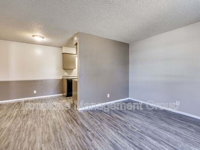 Photo - 4651 S Darlington Ave