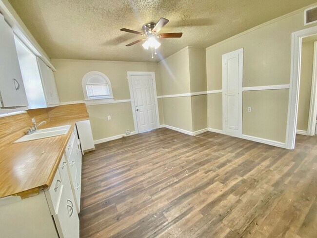 Photo - $0 First Month's Rent / $0 Deposit at Move-in