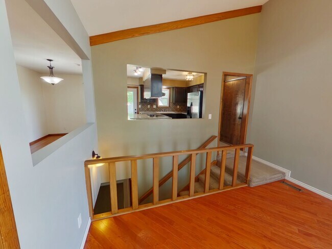 108 Aaron Dr