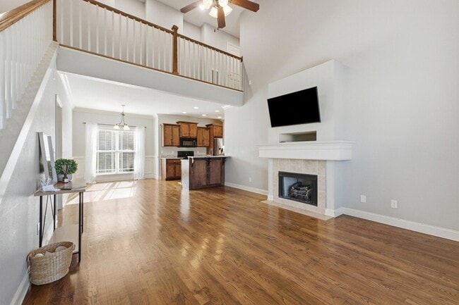 Photo - 723 Windrush Loop