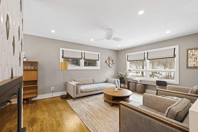 Photo - 9591 Hillside Dr