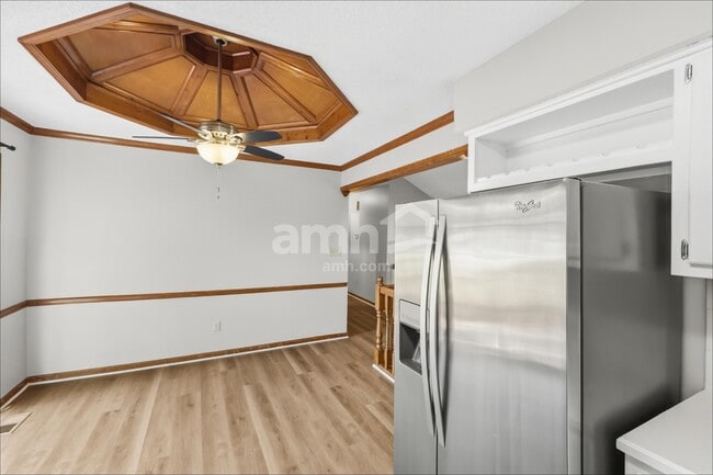 409 SE Onyx Cir