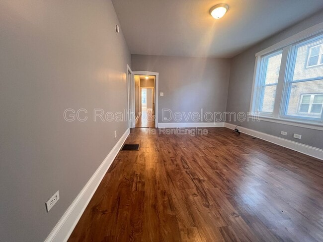 Photo - 4820 N Springfield Ave Unit 2