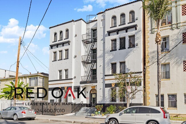 Photo - Gorgeous Studio Featuring Loads of Natural... Unit 305