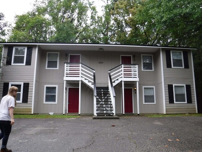 Building Photo - 2308 Sylvan Ct