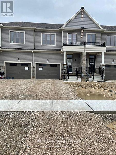 Photo - 15 MacKenzie St