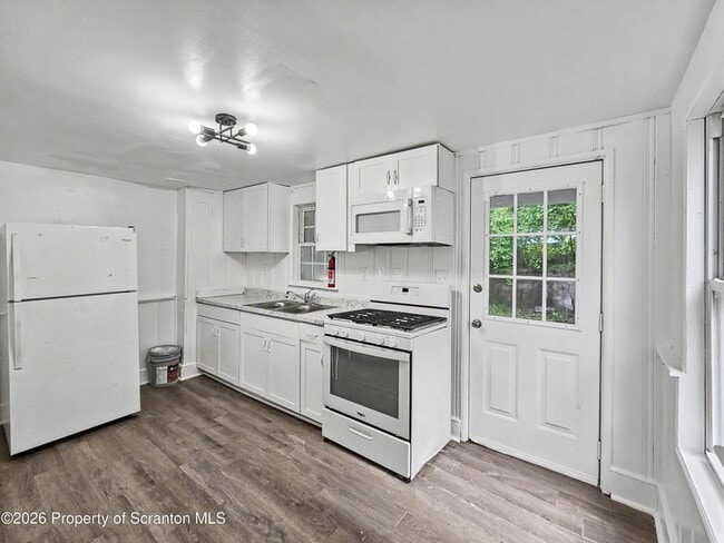 Photo - 907 Green Ridge St Unit R