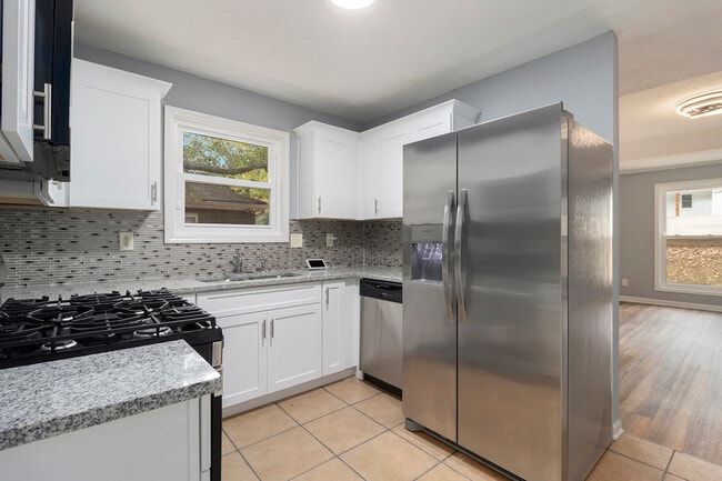 Photo - 1117 Summer Brook Rd