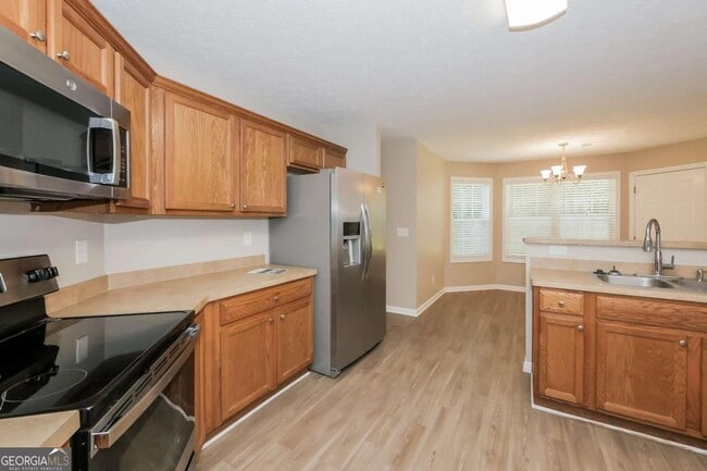 Photo - 770 Millstone Dr