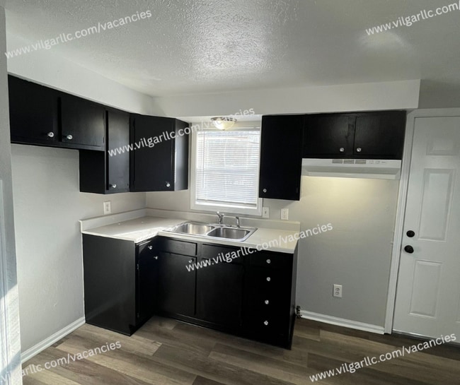 Building Photo - 11-11 McKinley Ave