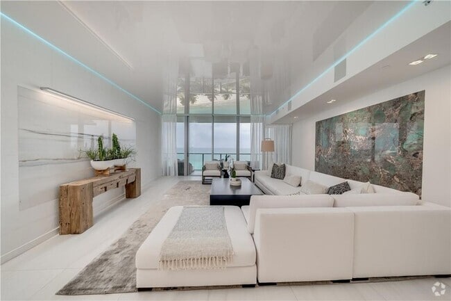 Building Photo - 2200 N Ocean Blvd Unit S904 Rental