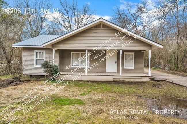 Building Photo - 2208 13th Ave W