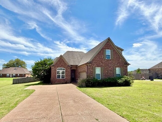 Building Photo - Now Leasing A 4-Bedroom 2 Bath Home In Olive Branch.
