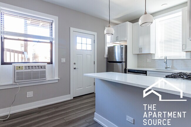 Photo - 3937 N Janssen Ave Unit W3