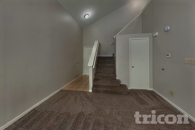 1310 Kenwood Dr