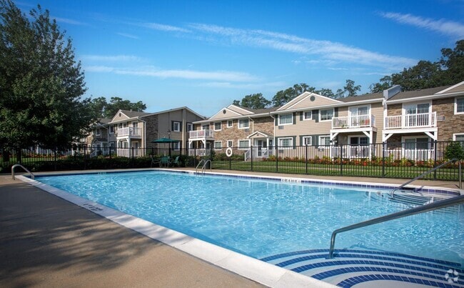 Building Photo - 22 Williams Blvd Unit 22-2G Rental