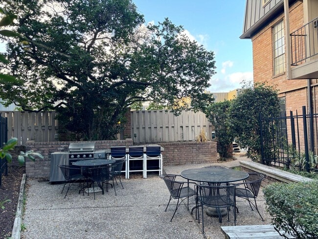 Photo - 2400 N Braeswood Blvd Unit 329