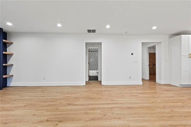 Photo - 3200 Lowndes St