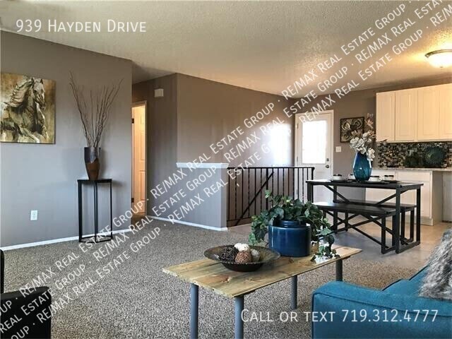 Photo - 939 Hayden Dr