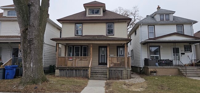 Building Photo - 877 Marion Av Unit Upper