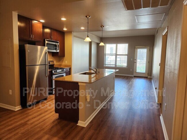 Photo - 1975 N Grant St Unidad 708