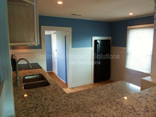 Photo - 204 Cape Fear Blvd