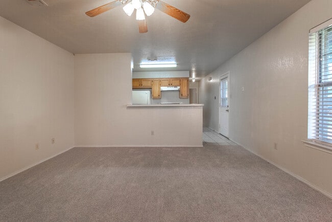 Photo - 504 Brockett St