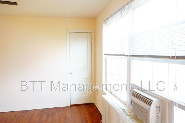 Photo - 8400 Greenwood Ave Unit #4
