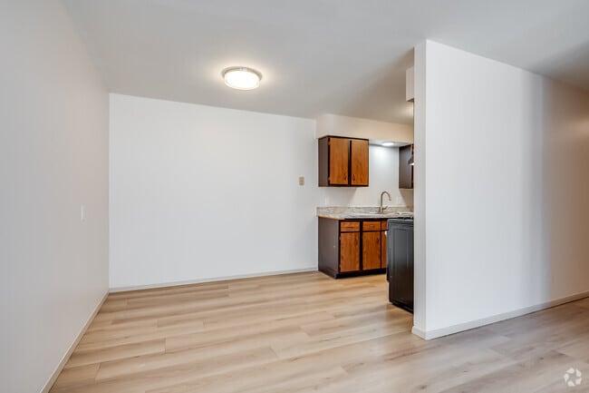 2BR, 1BA - 930SF - Dining Room