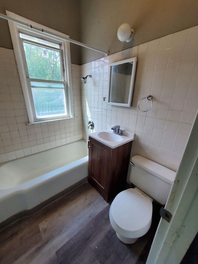 Photo - 2201-2203-2203 N 32nd St Unit 2203 (Upper)