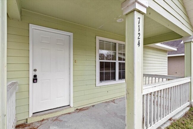 Photo - 7124 Sunflower St House