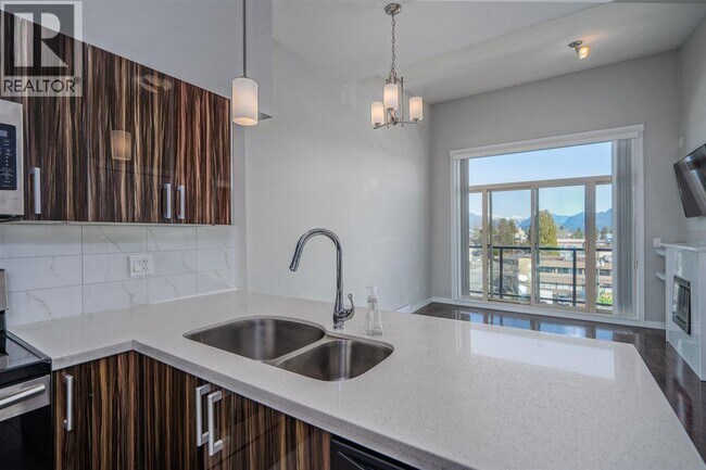 22318 Lougheed Hwy Unit PH 606