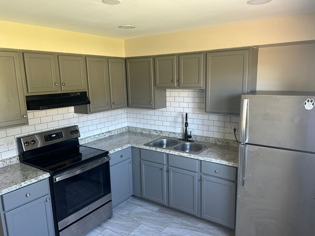 Building Photo - 1040 S York Rd Unit 1S Rental