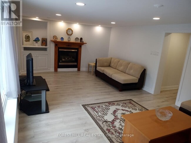 Photo - 100 Grandview Ave