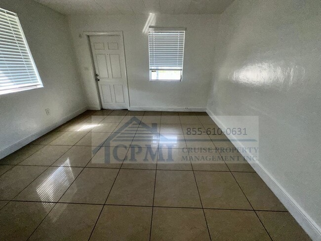Photo - The perfect 3/1 single home in Pompano Beach - Washer and Dryer in unit!