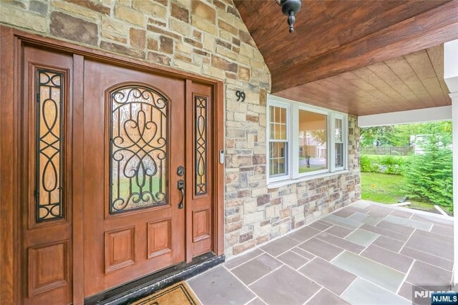 Photo - 99 Lambert Pl