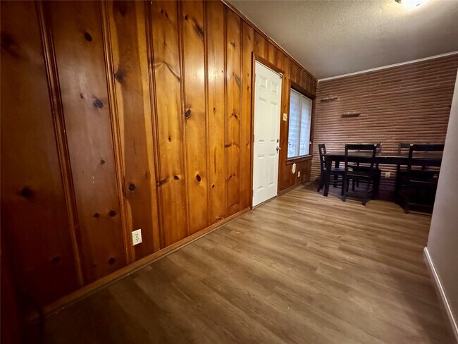 Photo - 4039 Erby St