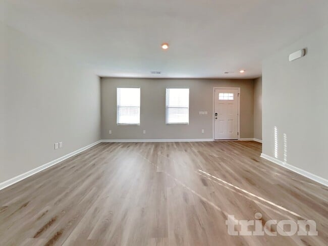Photo - 757 Sequoia Dr