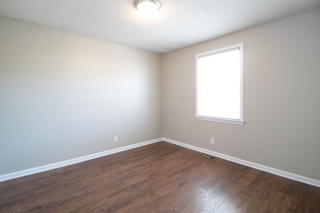 Photo - 1436-A McCan Drive