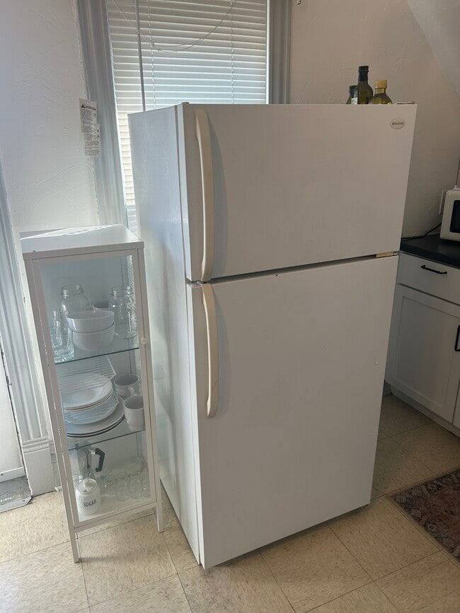 Photo - 2766 S Logan Ave Unidad Upper