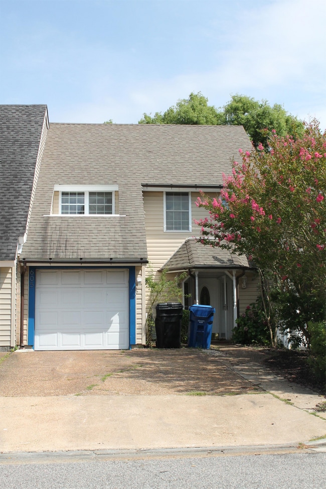 Building Photo - 605 Masefield Cir