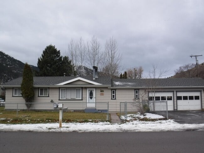 Photo - 556 Montana Ave