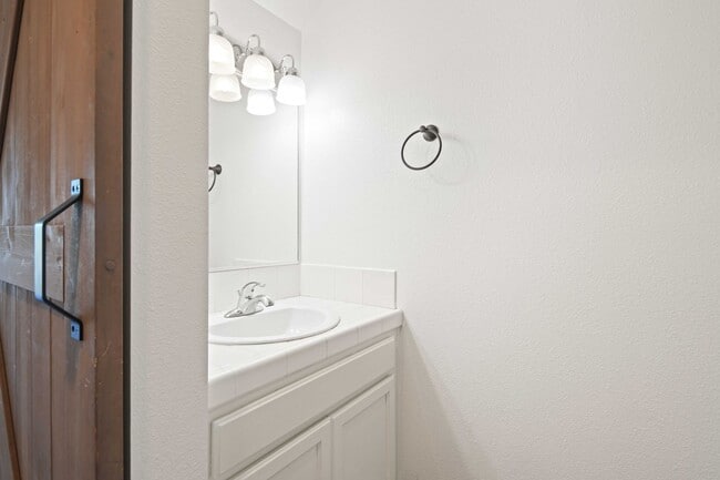 Photo - Gorgeous 2 Story Townhome in Valencia!