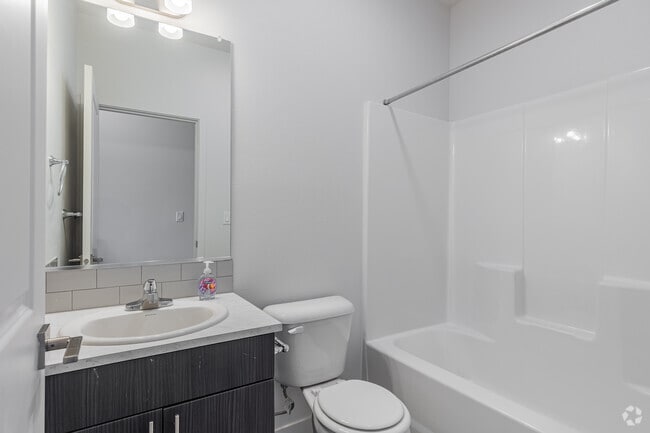 2BR, 2BA- 969SF - Primary Bathroom
