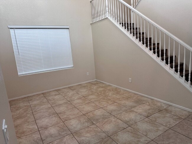 Photo - 2820 Dowitcher Ave