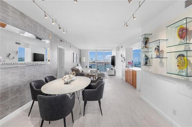 Photo - 335 S Biscayne Blvd Unidad 335 S Biscayne # 2309